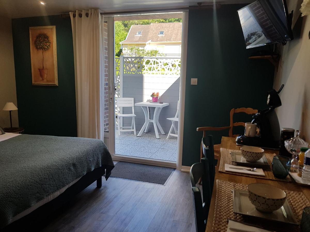 Bed and Breakfast Les Lupins Етрета Екстер'єр фото